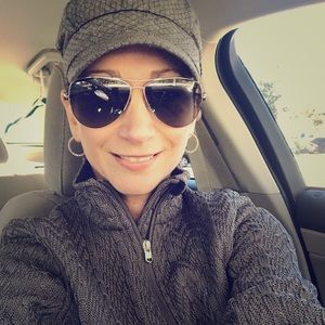 Meet your Posher, Jeanine